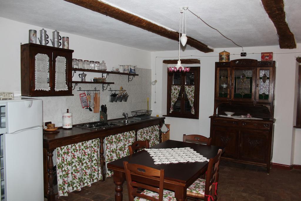 Casa Giuliana Guest House Calosso Bilik gambar